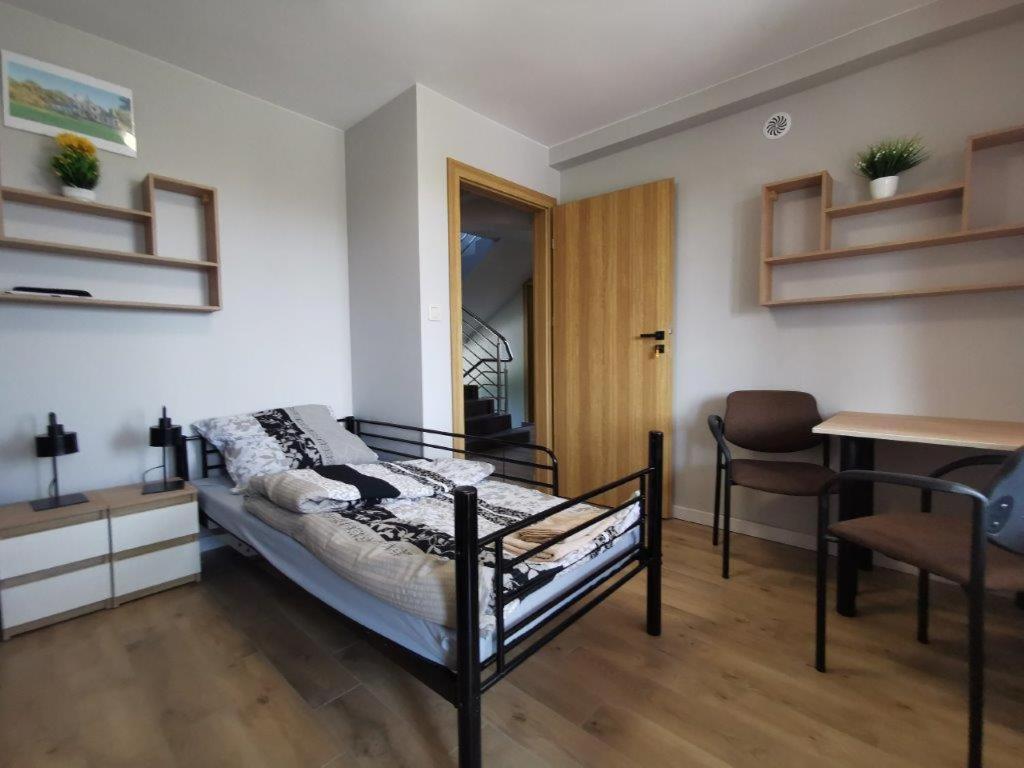 Tanie Noclegi, Kwatery, Pokoje Do Wynajecia , Targi Kielce Extérieur photo